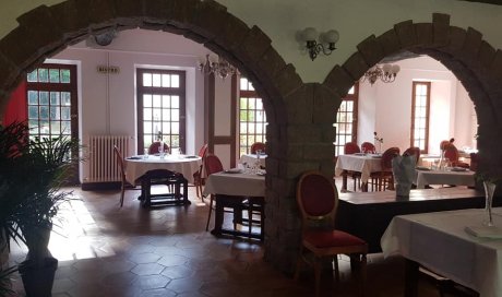 Réserver une chambre dans un hôtel pour un week-end romantique - Combressol - Hôtel-Restaurant Le Châtel